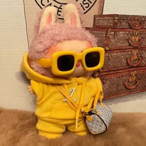 16 Adorable LABUBU clothes and accessories